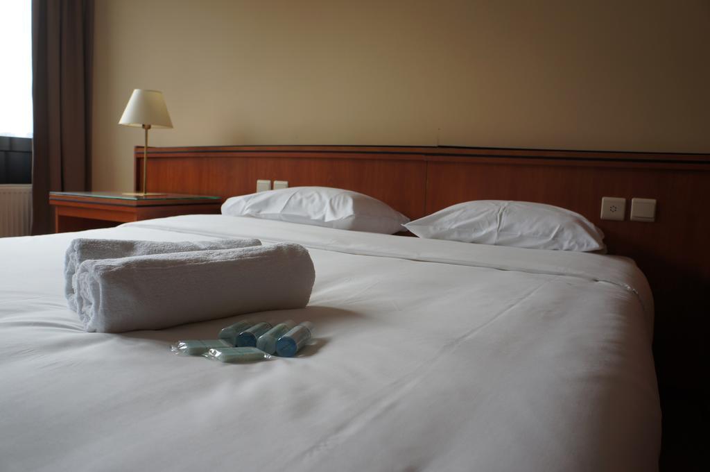 Hotel Aviation Saint-Gilles Rum bild