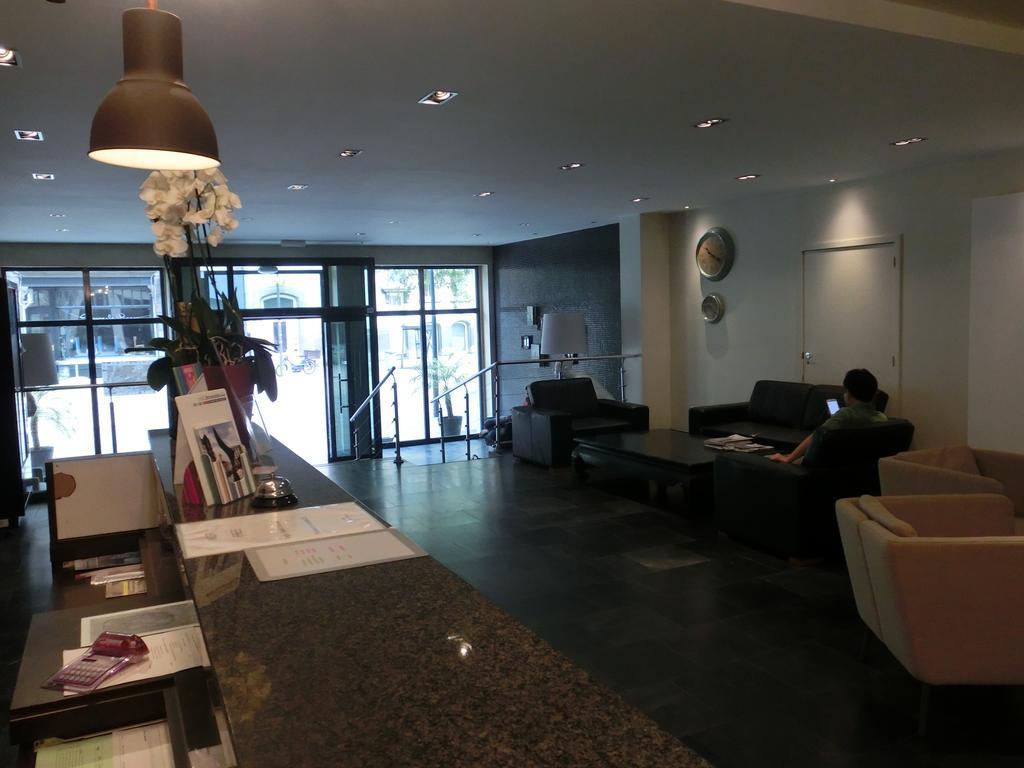 Hotel Aviation Saint-Gilles Exteriör bild