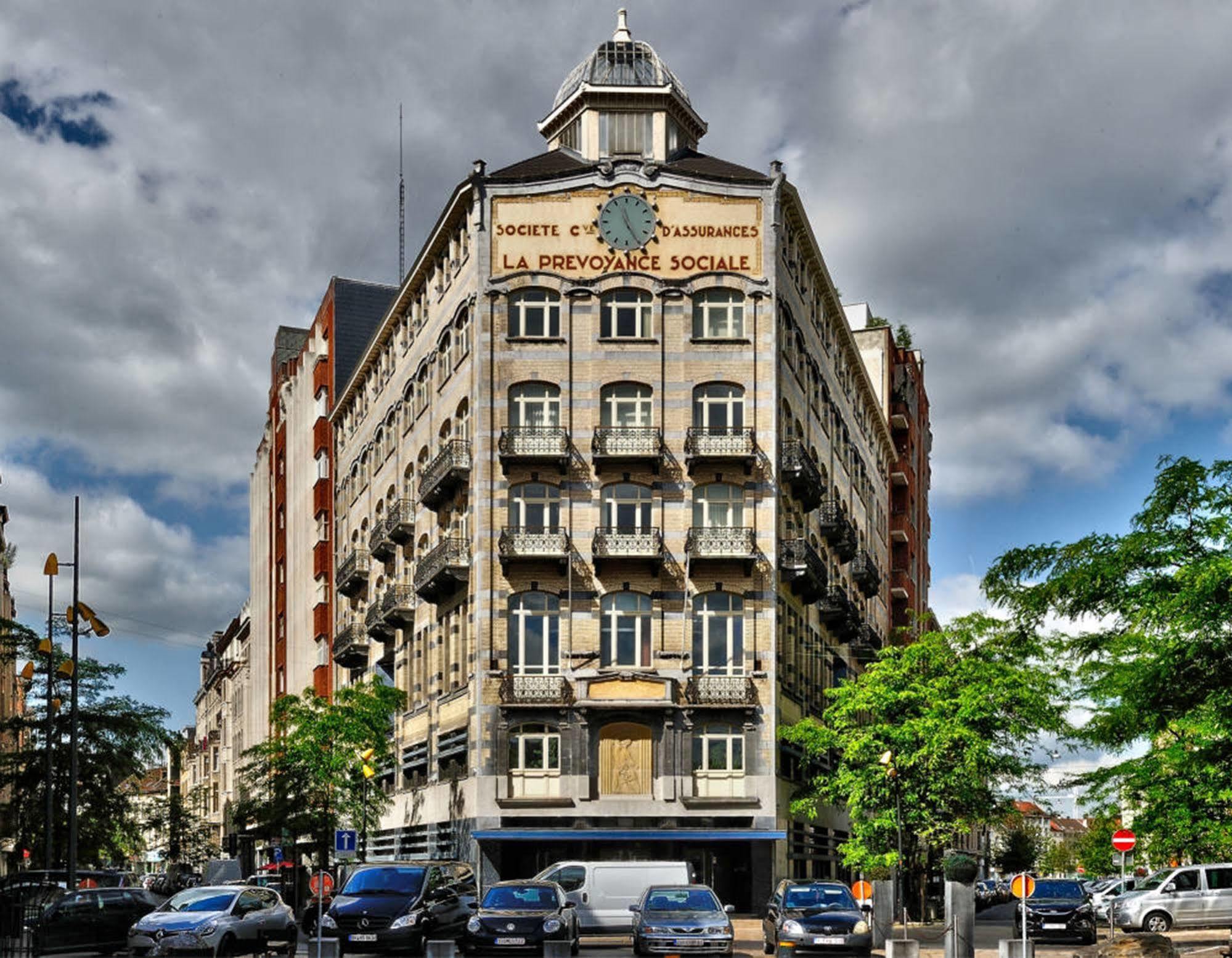 Hotel Aviation Saint-Gilles Exteriör bild